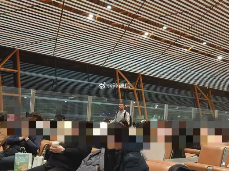 开云-媒体人：斯坦丘已落地中国今晚将抵达大连，即将加盟大连英博