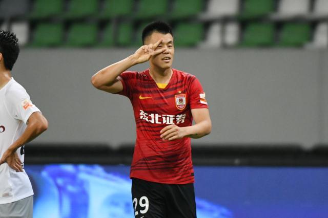 kaiyun-【中超综述】亚泰海港提前进争冠组 青岛平连败纪录